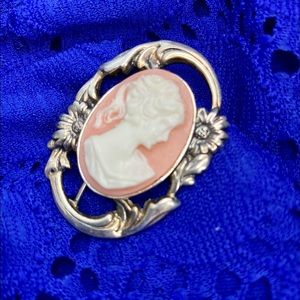 Vintage Sterling cameo brooch